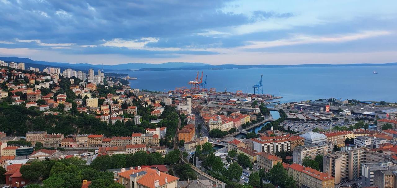 City Lights Penthouse Rijeka Exterior photo